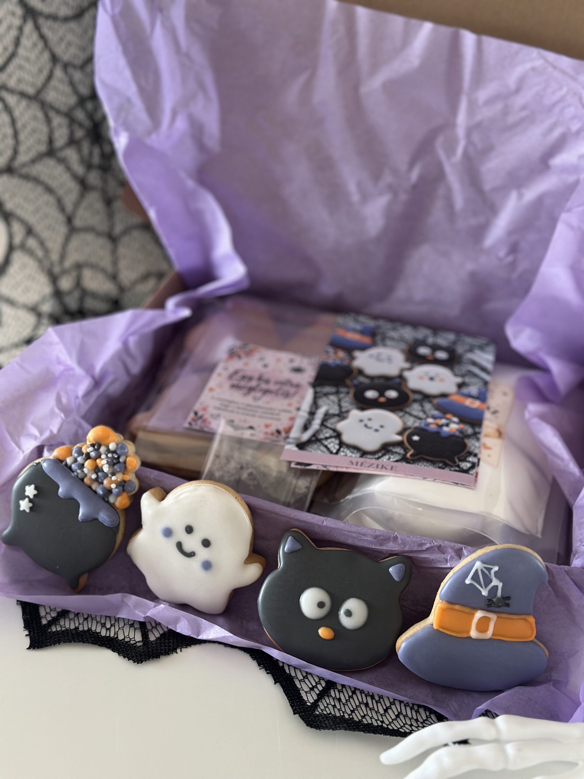 Nyitott Halloween Mézike alkotóbox